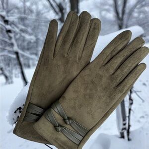Elegant Olive Green Gloves